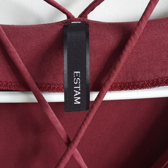 Cold shoulder top - Picture 2 of 3